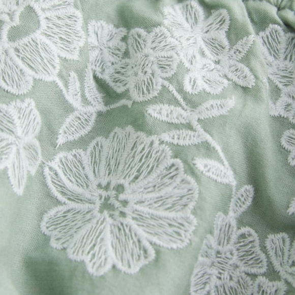 Elegant Green Strapless Dress - Picture 4 of 4